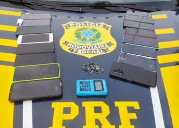 Homens são presos pela PRF após vítimas ligarem para celulares furtados que estavam com eles no PI