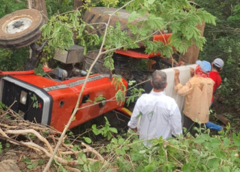 Adolescente de 14 anos morre após trator agrícola tombar em ladeira no interior do Piauí