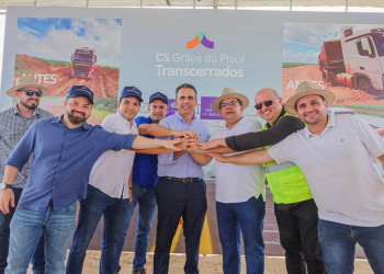 Governador inaugura 236 km da Transcerrados, que passa por sete municípios do Piauí