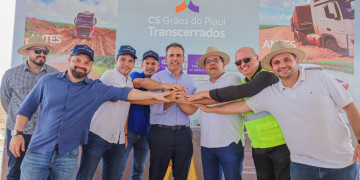 Governador inaugura 236 km da Transcerrados, que passa por sete municípios do Piauí