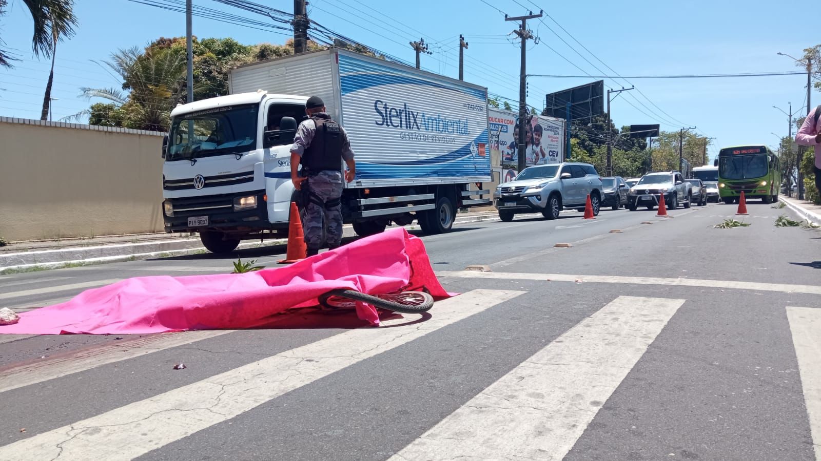 Ciclista Morre Esmagado Por Carreta Na Zona Leste De Teresina Geral