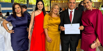 Em município piauiense, prefeito do PT nomeia esposa, filhas, cunhado e até o neto em Secretarias