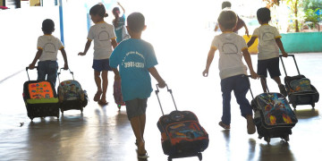 Estudantes da rede municipal de Teresina poderão assistir as aulas mesmo sem uniforme escolar, anuncia prefeitura