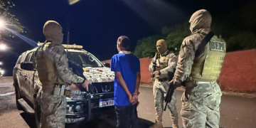 Jovem com drogas dentro de mochila é preso pela polícia na zona Sul de Teresina