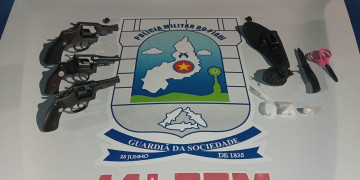Festa em balneário termina com três armas, munições e drogas apreendidas pela PM em Oeiras, Piauí