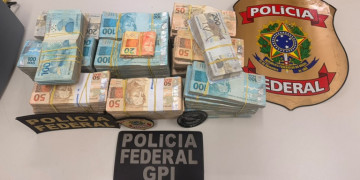 Polícia Federal apreende cerca de R$ 830 mil em espécie no Piauí; homem é preso