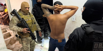 Polícia mira imóveis suspeitos de armazenar drogas e cumpre 21 mandados na zona Sul de Teresina
