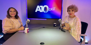 No A10Cast, Safira Bengell celebra 50 anos de carreira e relembra trajetória marcada por arte, resistência e pioneirismo