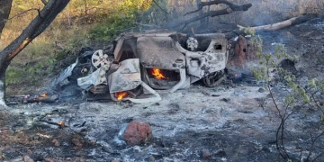 Adolescente morre carbonizado após carro sair da pista e capotar no Piauí; familiares ficaram feridos