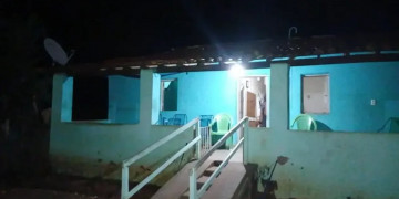 Família é mantida refém e tem cerca de R$ 90 mil roubados por criminosos encapuzados e armados no Piauí