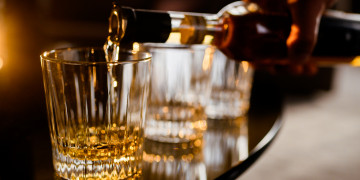 Polícia investiga lotes de bebidas alcoólicas recolhidos por suspeita de contaminação por metanol no Piauí