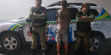 Homem embriagado é preso após ser flagrado pela PM ameaçando esposa e filha com faca no interior do Piauí