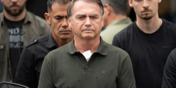 Ex-presidente Jair Bolsonaro é preso em Brasília