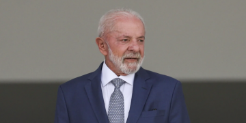 Em entrevista à RECORD, Lula pede ‘respeito’ a Trump, anuncia comitê de emergência e diz que recorrerá à OMC
