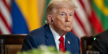 EUA estão prontos para nova ofensiva na Venezuela e ficarão no país até transição, diz Trump