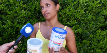 Mãe faz apelo por leite especial de R$ 400 para filha com Doença de Crohn em Teresina; veja como ajudar