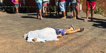 Filho é morto a tiros e pai é baleado no interior do Piauí; suspeito do crime é preso
