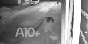 Câmera registra momento em que mulher mata irmão a facadas na zona Norte de Teresina; VÍDEO