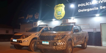 Adolescente suspeito de participação em homicídio é apreendido após se embriagar com a própria mãe e ameaçar a avó no Piauí