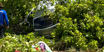 Mulher perde controle de carro após passar mal e bate em árvore no Piauí; crianças que estavam no veículo também ficaram feridas