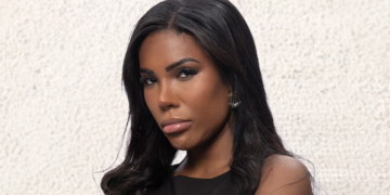 Carol Lekker é expulsa de A Fazenda 17