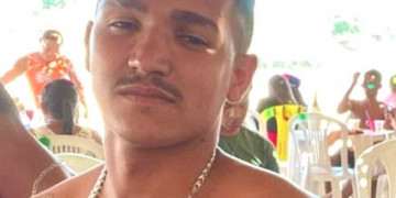 Homens em motocicletas invadem baile de reggae e assassinam jovem de 22 anos a tiros no Piauí
