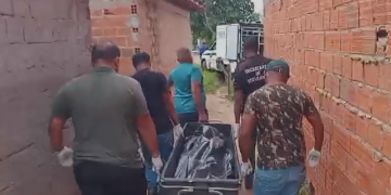 Bebê é baleado em ataque a tiros que deixou homem morto na zona Norte de Teresina; casa foi invadida por criminosos encapuzados