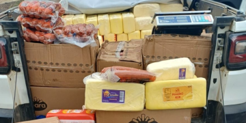 PRF recupera veículo roubado no CE e apreende 750kg de alimentos irregulares que seriam vendidos no Piauí; carga avaliada em R$ 16 mil