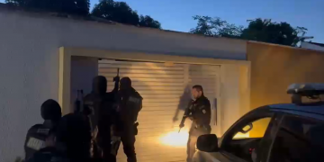 Adolescentes apreendidos em operação planejavam matar estudantes incomodados com venda de drogas perto de escola no Piauí; ouça áudios