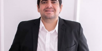 Prefeitura de Cajueiro da Praia volta a entra na mira por suspeita de servidor receber salário sem trabalhar