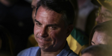 Em carta, Flávio se declara 