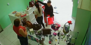 Casal se passa por clientes e assalta comércio de variedades em Altos, no Piauí