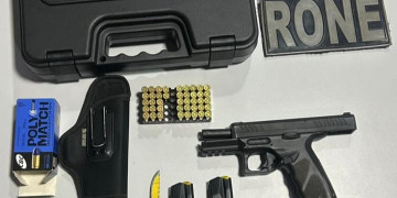 Homem que se dizia CAC é preso por porte ilegal de arma de fogo de uso restrito em Teresina