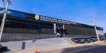 Servidora é encontrada desacordada dentro de delegacia em Teresina; suspeita de estupro