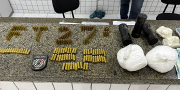 Dois homens são presos com grande quantidade de munições e cocaína avaliada em mais de R$ 50 mil no Piauí