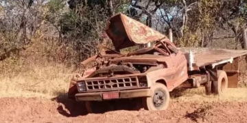 Quatro trabalhadores morrem após caminhão tombar no interior do Piauí