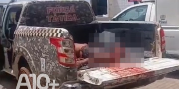 Homem com mandado de prisão ataca policiais com foice, é baleado e morre após confronto no Piauí