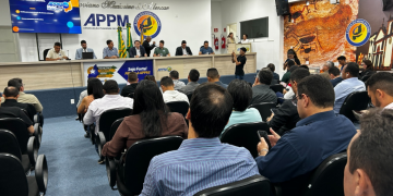 Prefeitos aprovam teto de R$ 350 mil para contratação de shows artísticos no Piauí