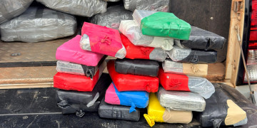 Polícia Civil do Piauí apreende meia tonelada de cocaína em falso balneário no Maranhão; uma mulher foi presa