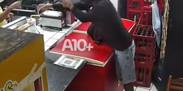 Bandido rende comerciante em lanchonete da UFPI, ameaça atirar em caso de reação e leva colar de ouro; VÍDEO!