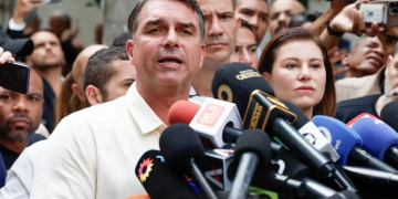 Polícia Federal aciona polícia argentina após suposta fuga de Flávio com destino aos EUA