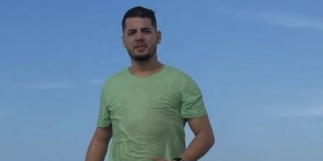 Homem para veículo no acostamento para trocar pneus estourados e morre atropelado no interior do Piauí