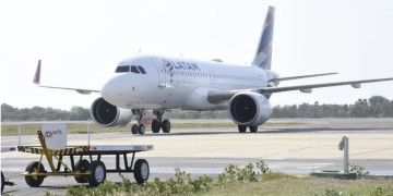 Rafael Fonteles sanciona lei com incentivos para companhias aéreas que realizam voos semanais no Piauí