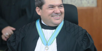 Lula escolhe piauiense Carlos Brandão para ministro do STJ após sete meses de espera
