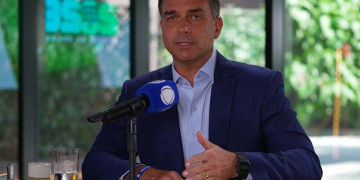 Assista à entrevista exclusiva da RECORD com Flávio Bolsonaro (PL), candidato à Presidência