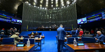 Senado aprova PEC que acaba com a escala 6x1; texto segue para promulgação