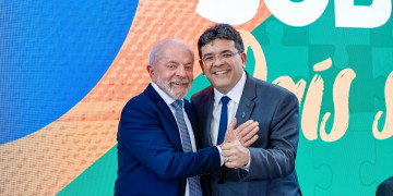 Em reunião com Lula, Rafael Fonteles defende medidas emergenciais e flexibilização fiscal para preservar empregos diante do tarifaço