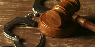 Homem que matou outro com quase dez tiros é condenado a mais de 14 anos de prisão em Teresina