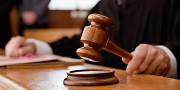 Em Teresina, mulher é condenada a 24 anos de prisão por matar companheiro a pauladas após ele negar dinheiro para comprar refrigerante