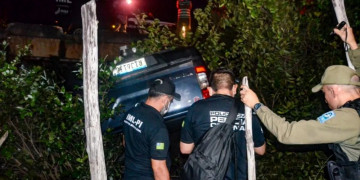 Três pessoas morrem e outras ficam gravemente feridas após carro capotar e cair de ponte no Piauí